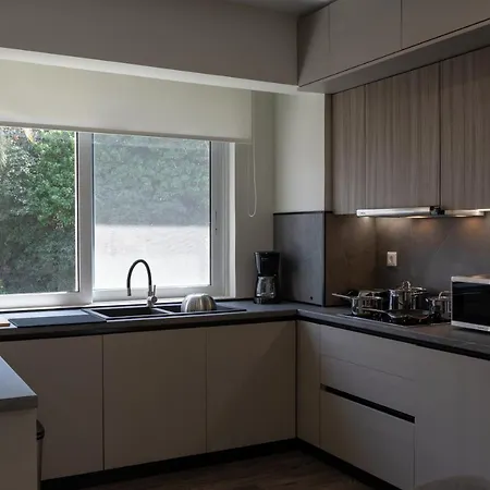 Mini City Getaway شقة *